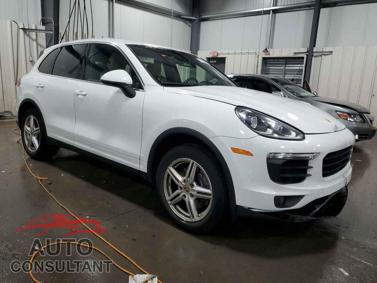 PORSCHE CAYENNE 2016 - WP1AA2A26GKA15452