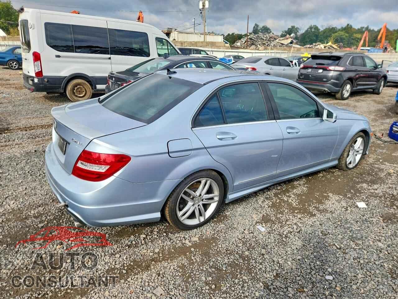 MERCEDES-BENZ C-CLASS 2013 - WDDGF8AB4DA832457