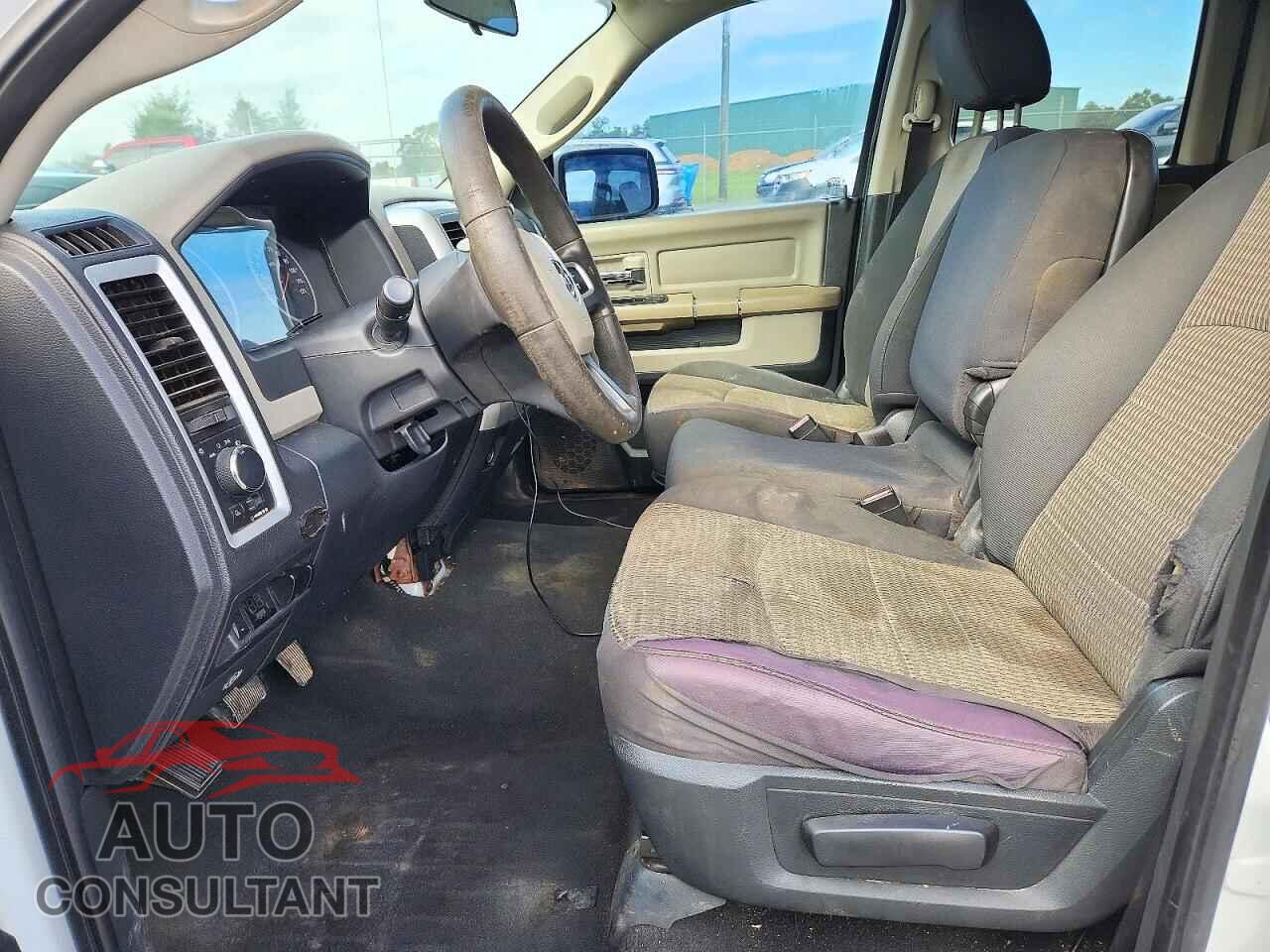 DODGE RAM 1500 2011 - 1D7RB1GP5BS508004
