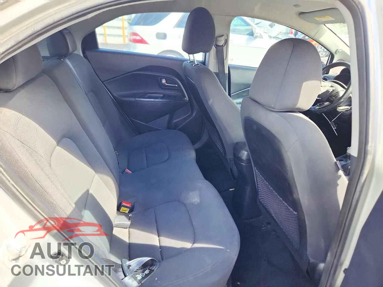 KIA RIO 2012 - KNADN5A37C6028157