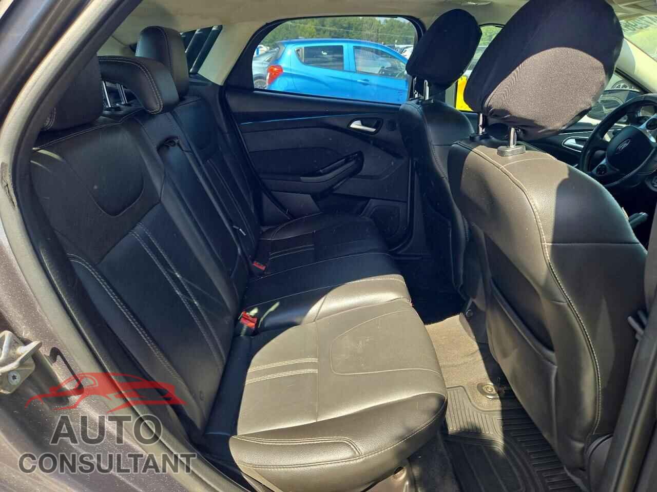 FORD FOCUS 2014 - 1FADP3N29EL204977