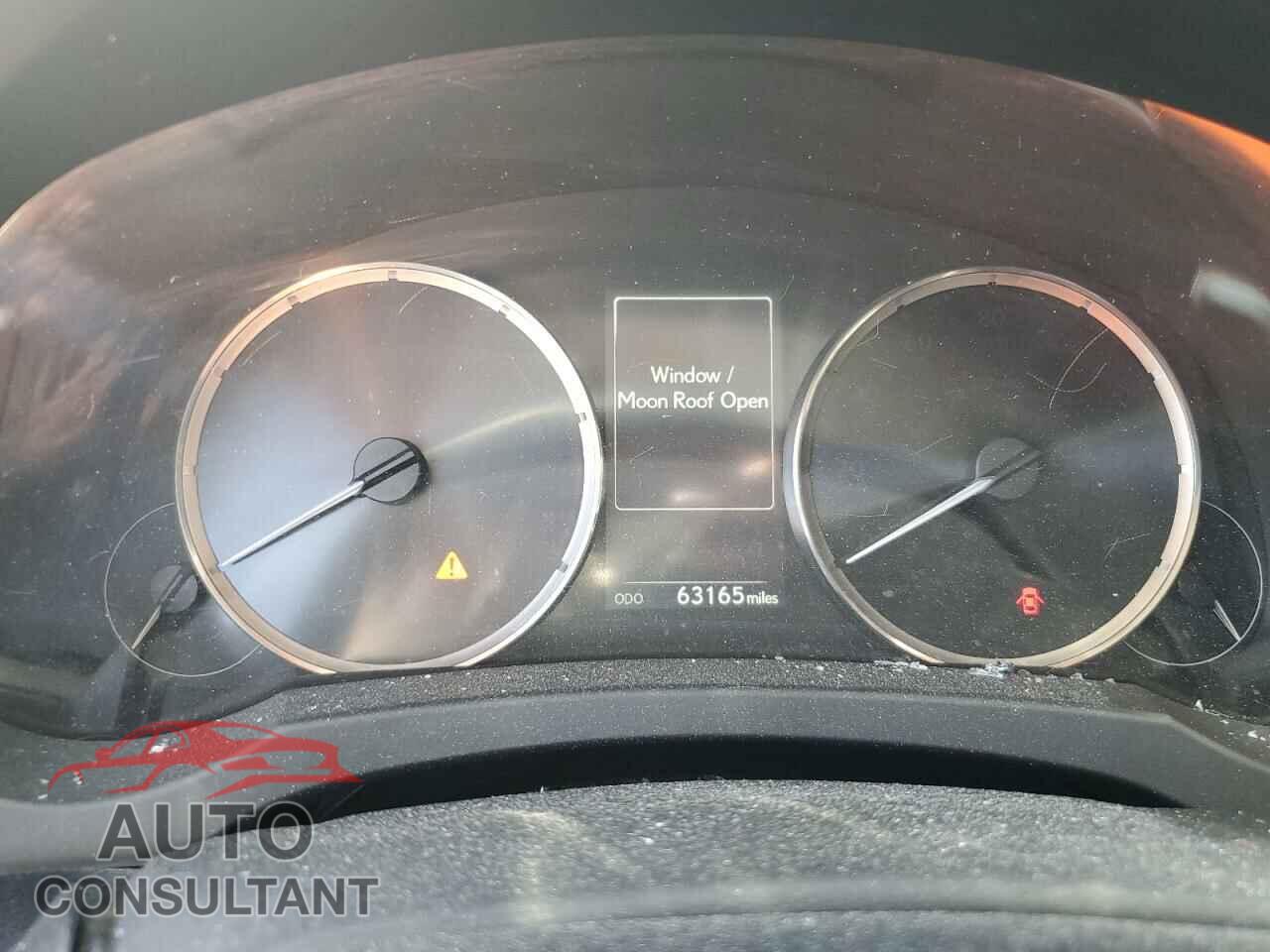 LEXUS IS 2018 - JTHBA1D20J5068941