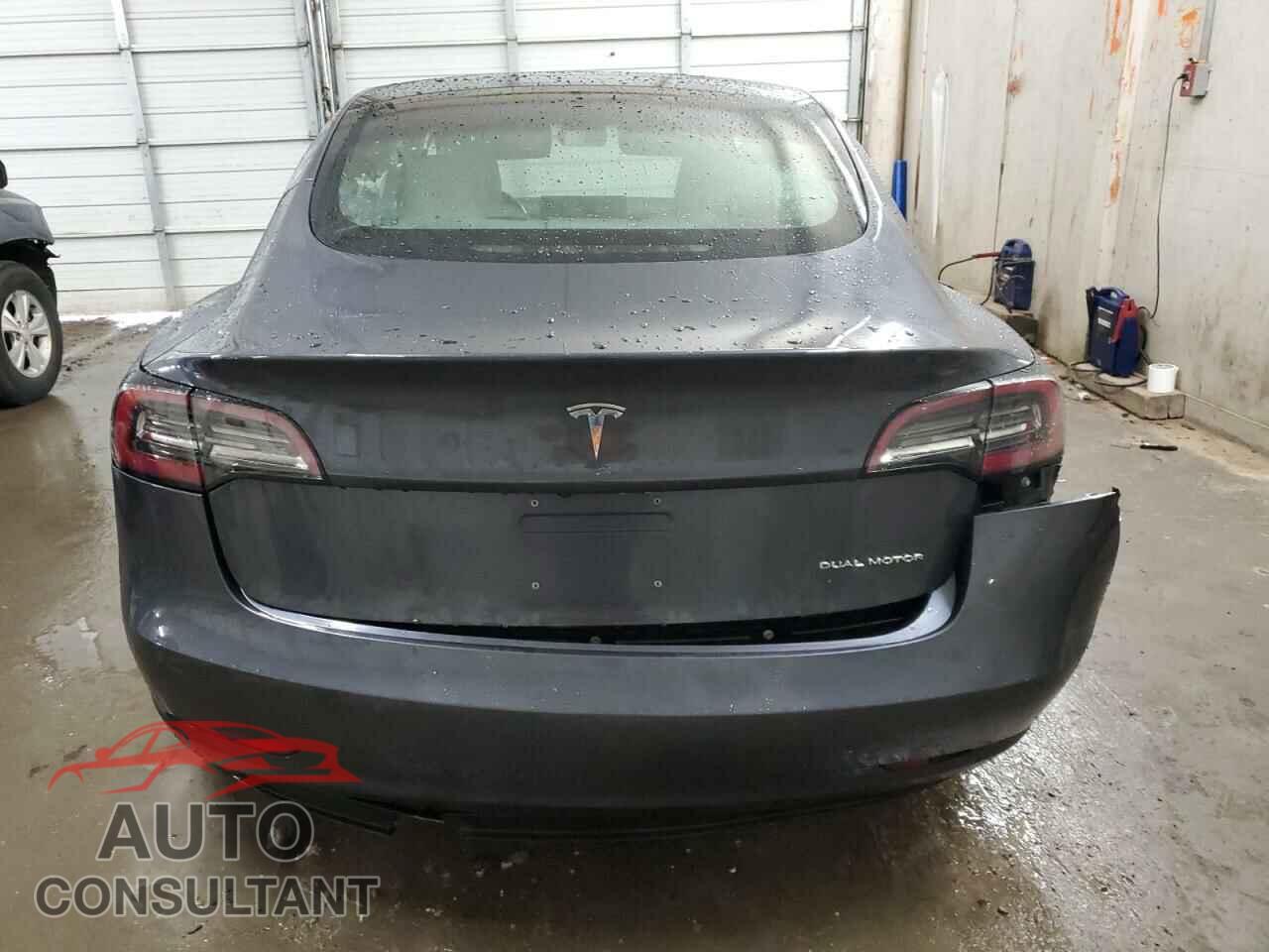 TESLA MODEL 3 2018 - 5YJ3E1EB4JF097236