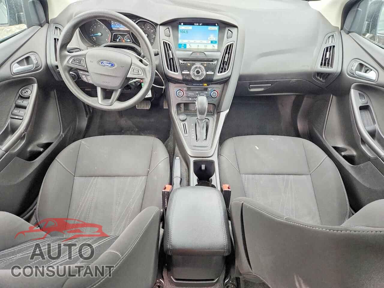 FORD FOCUS 2018 - 1FADP3M28JL284221
