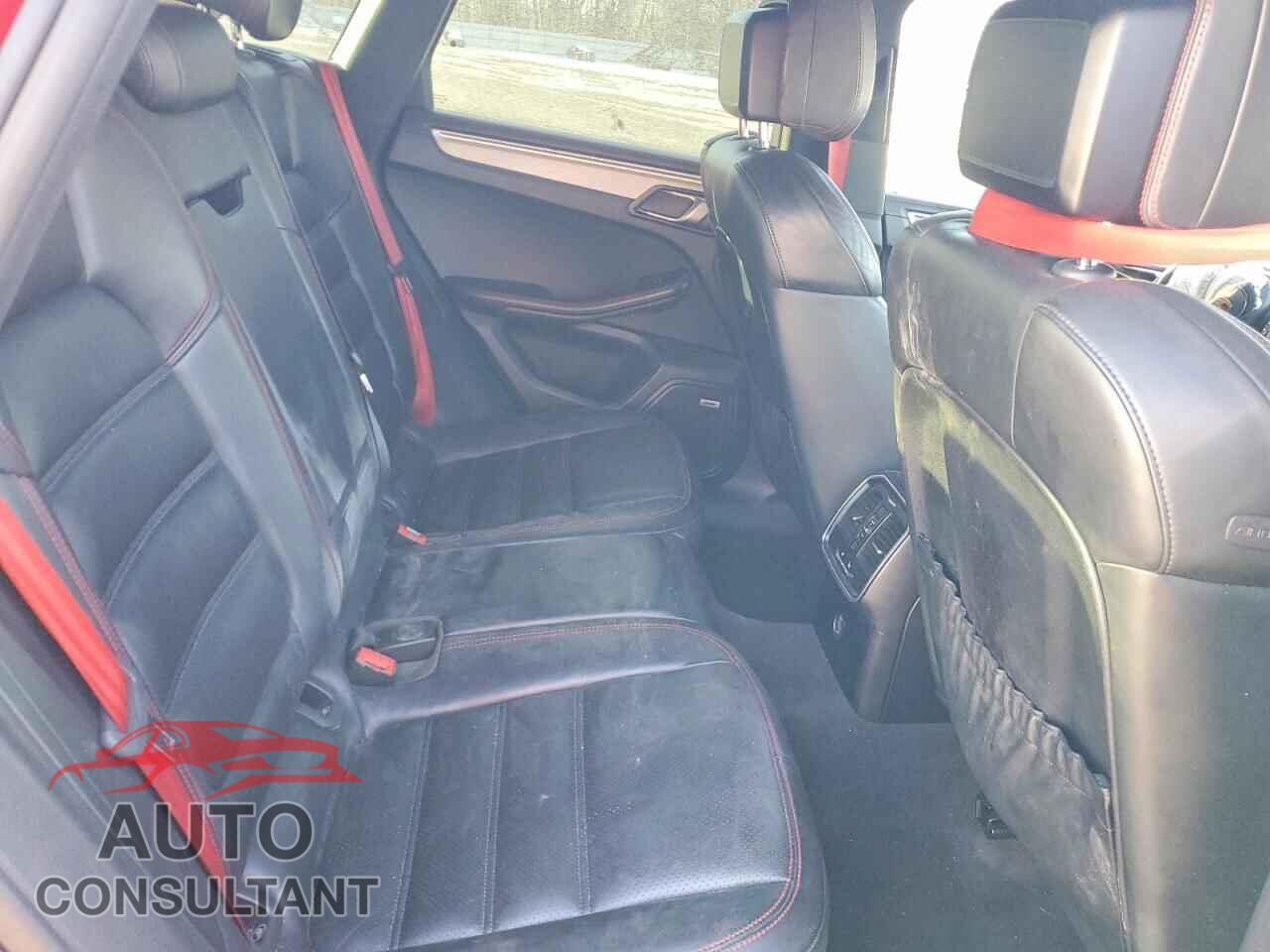 PORSCHE MACAN 2017 - WP1AG2A57HLB56664