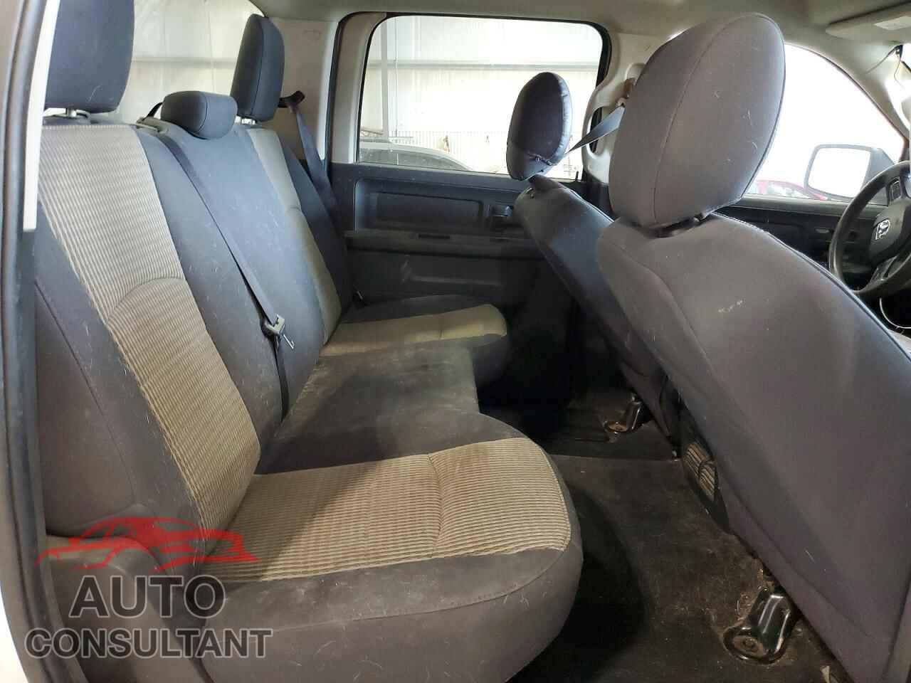 DODGE RAM 1500 2012 - 1C6RD7KT2CS165835