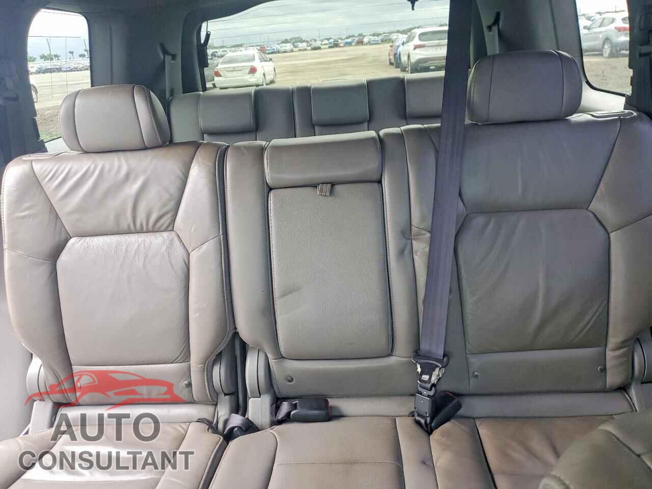 HONDA PILOT 2011 - 5FNYF3H52BB024470