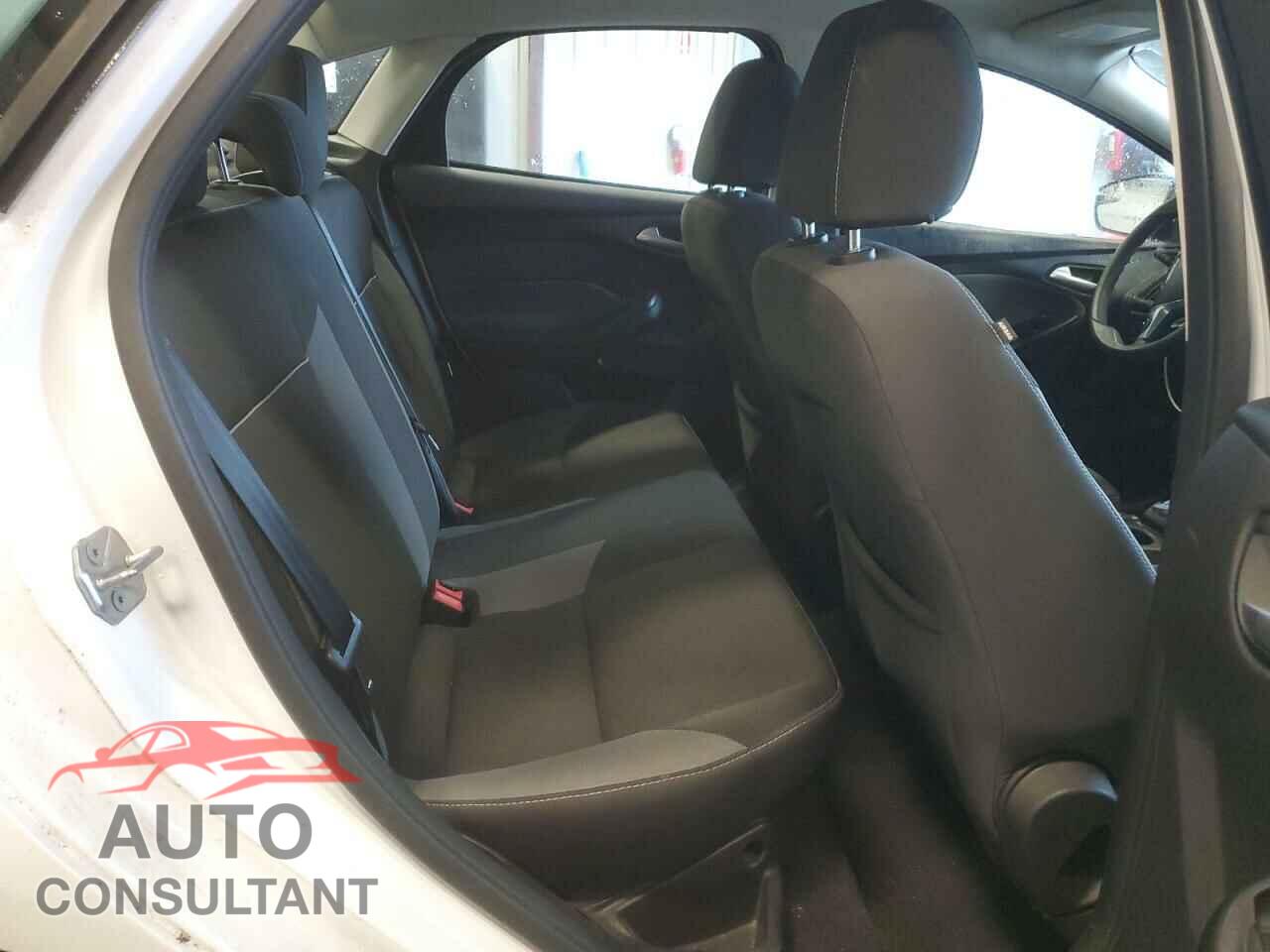 FORD FOCUS 2014 - 1FADP3F25EL449810