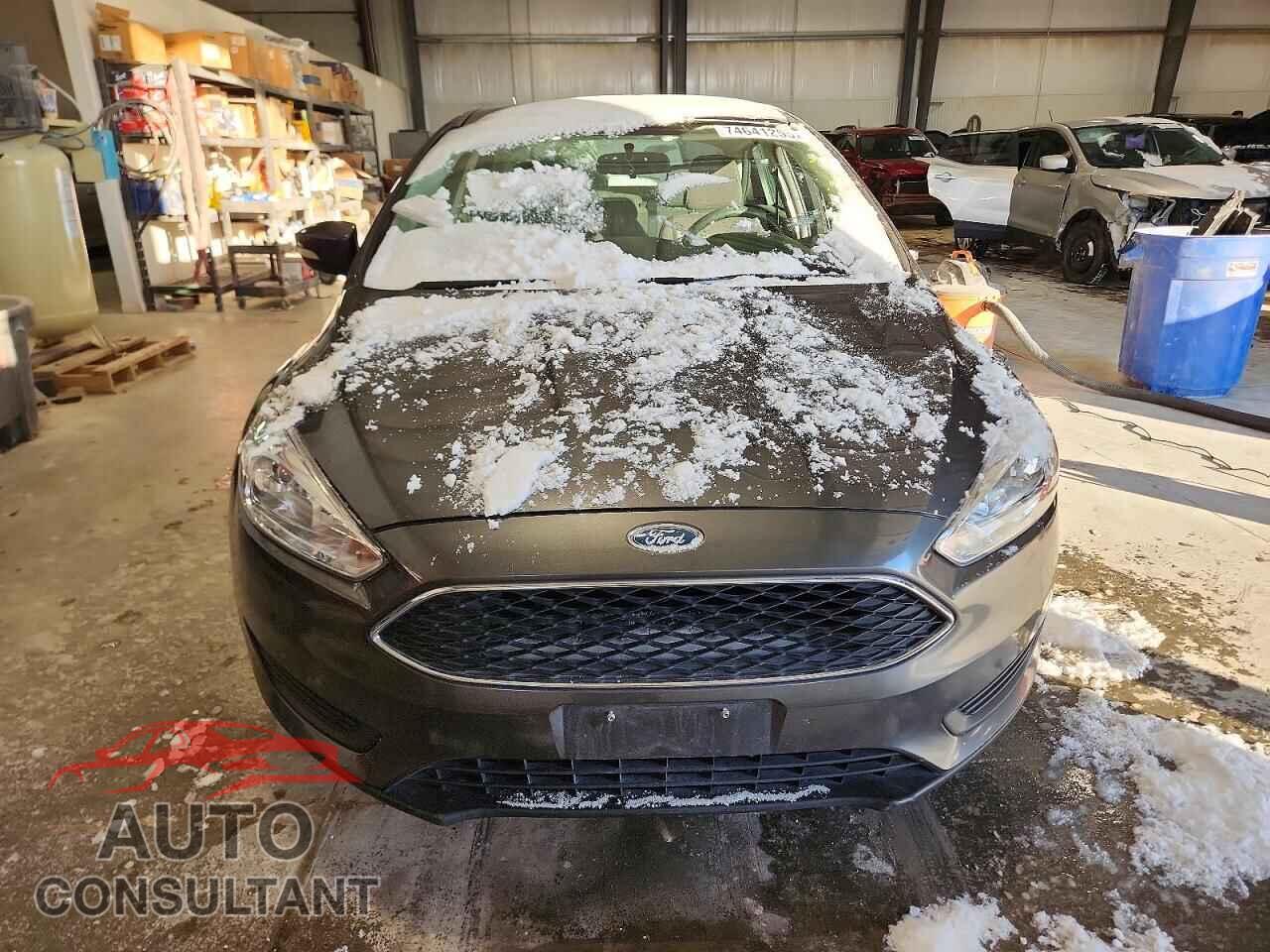 FORD FOCUS 2017 - 1FADP3F21HL317356