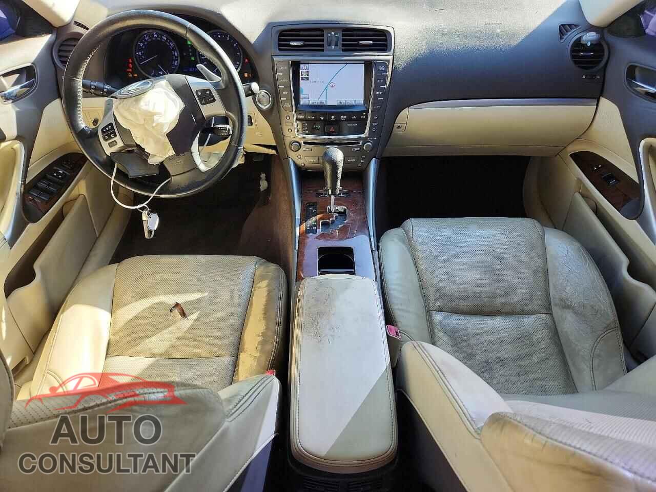 LEXUS IS 2011 - JTHCF5C20B5048978