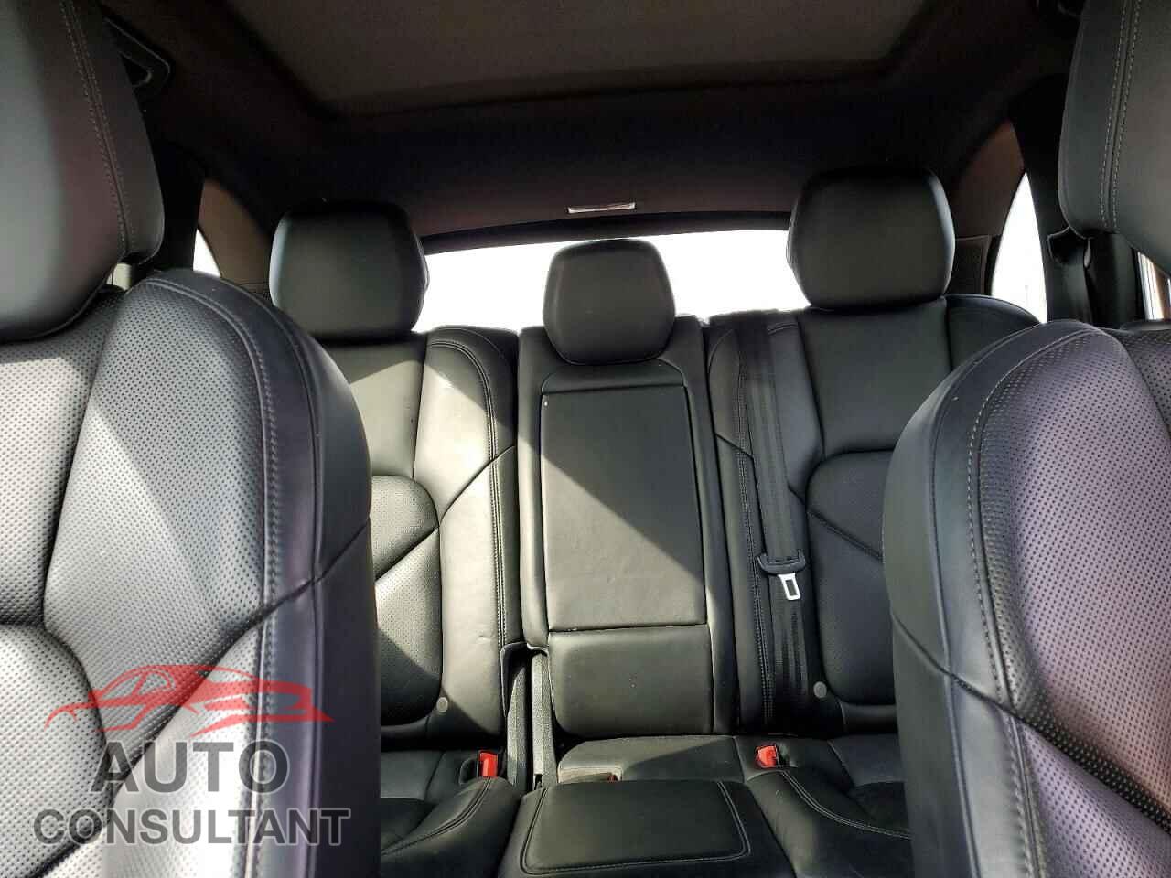 PORSCHE CAYENNE 2016 - WP1AB2A27GLA96646