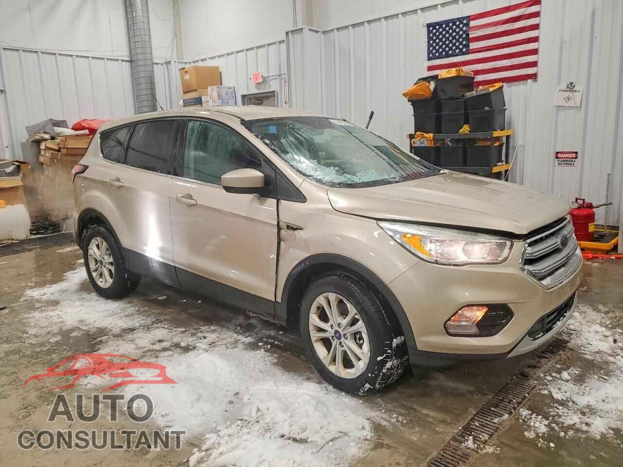 FORD ESCAPE 2017 - 1FMCU9G95HUC45189