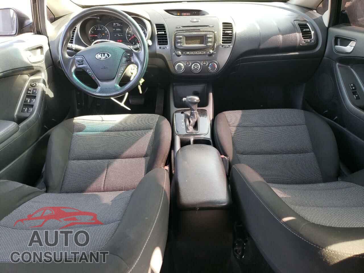 KIA FORTE 2017 - 3KPFK4A76HE141908