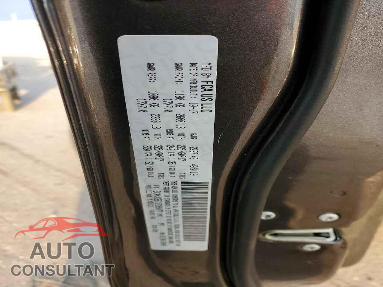 JEEP COMPASS 2018 - 3C4NJDBB7JT185077