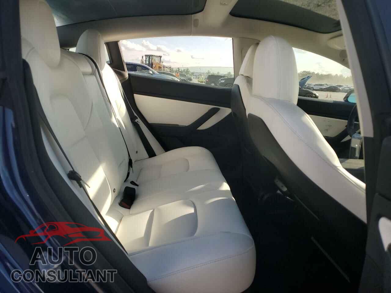 TESLA MODEL 3 2019 - 5YJ3E1EBXKF192501