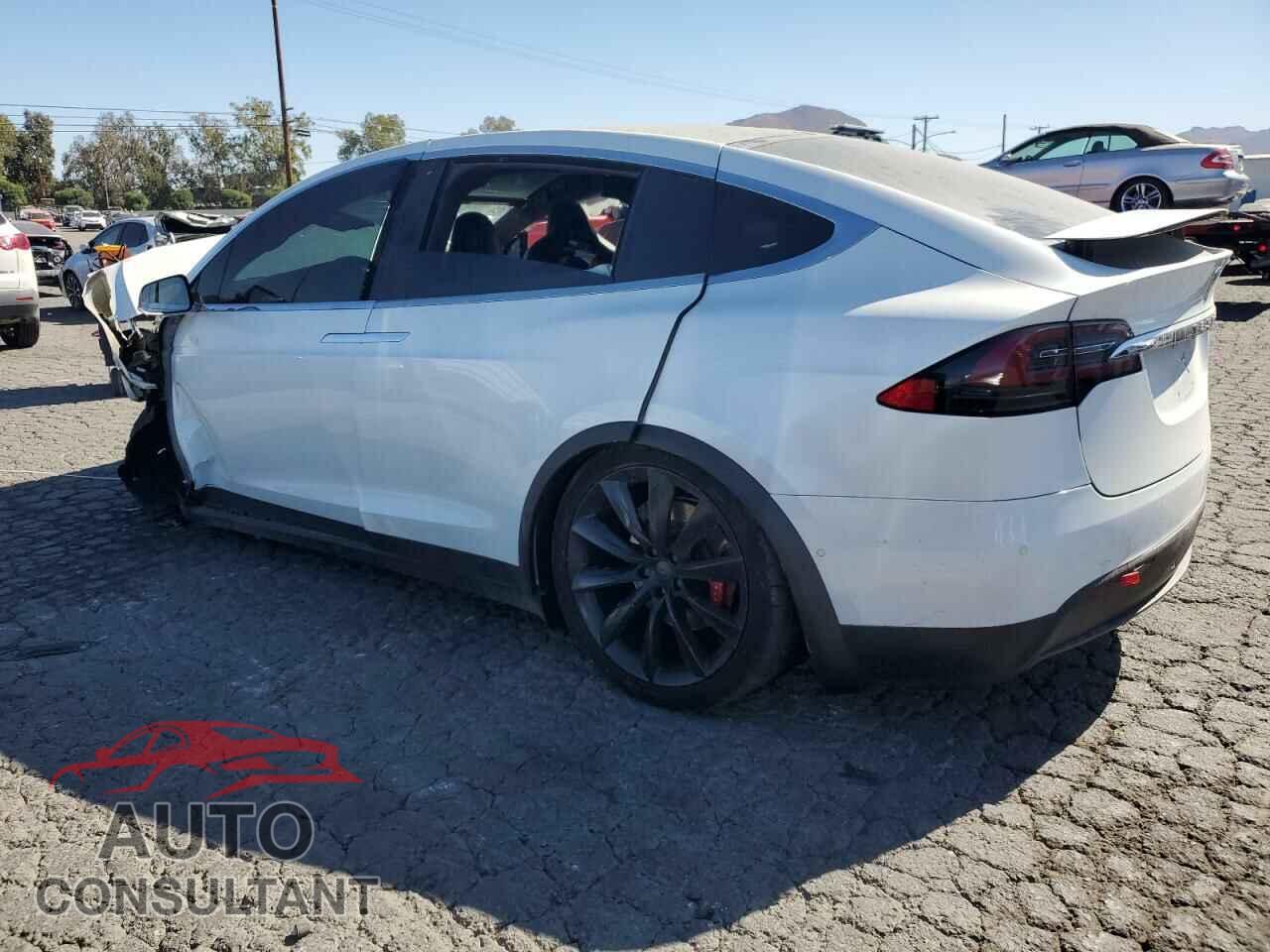 TESLA MODEL X 2019 - 5YJXCAE46KF211103
