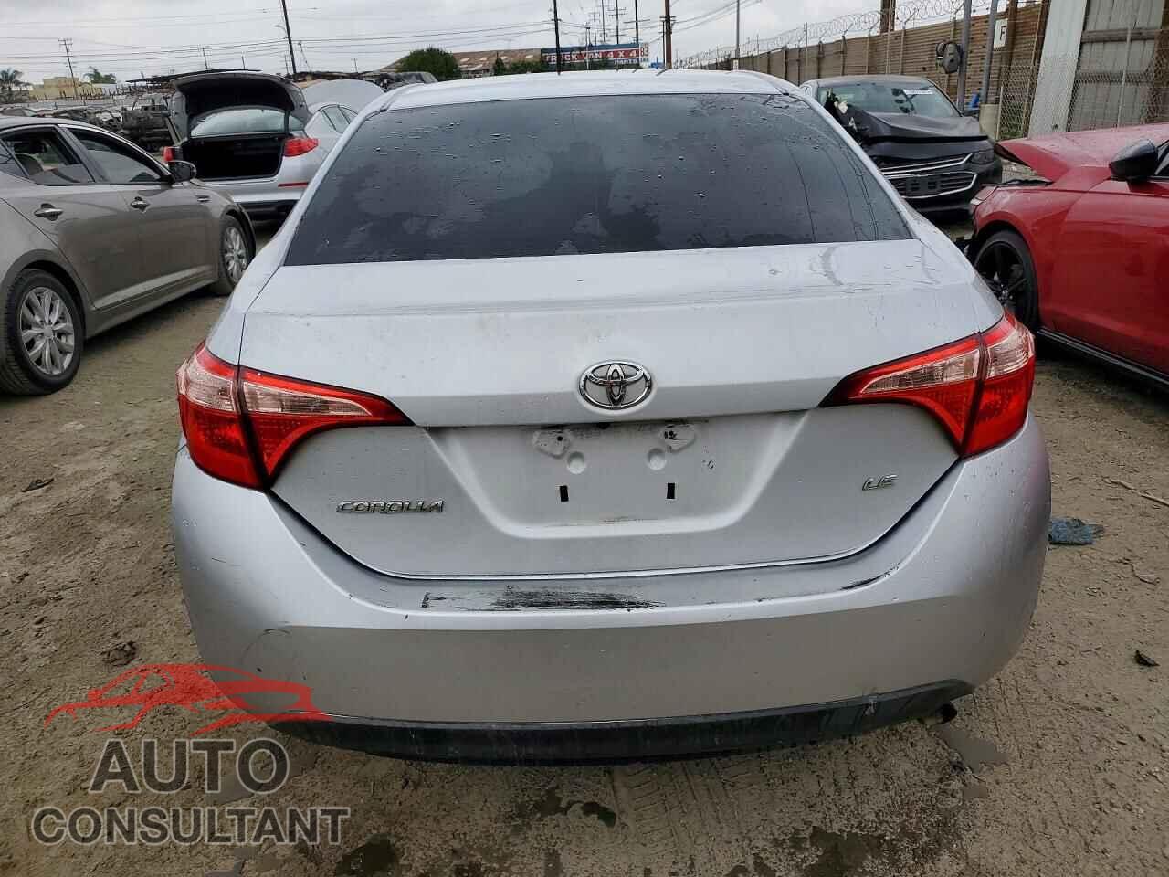 TOYOTA COROLLA 2018 - 5YFBURHE0JP826078