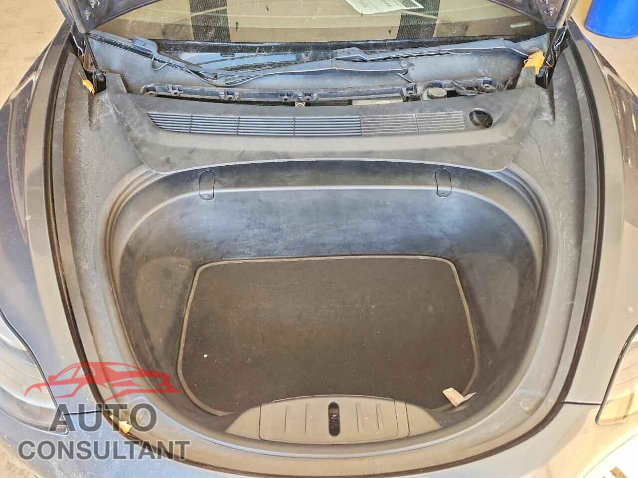 TESLA MODEL 3 2018 - 5YJ3E1EB6JF116823