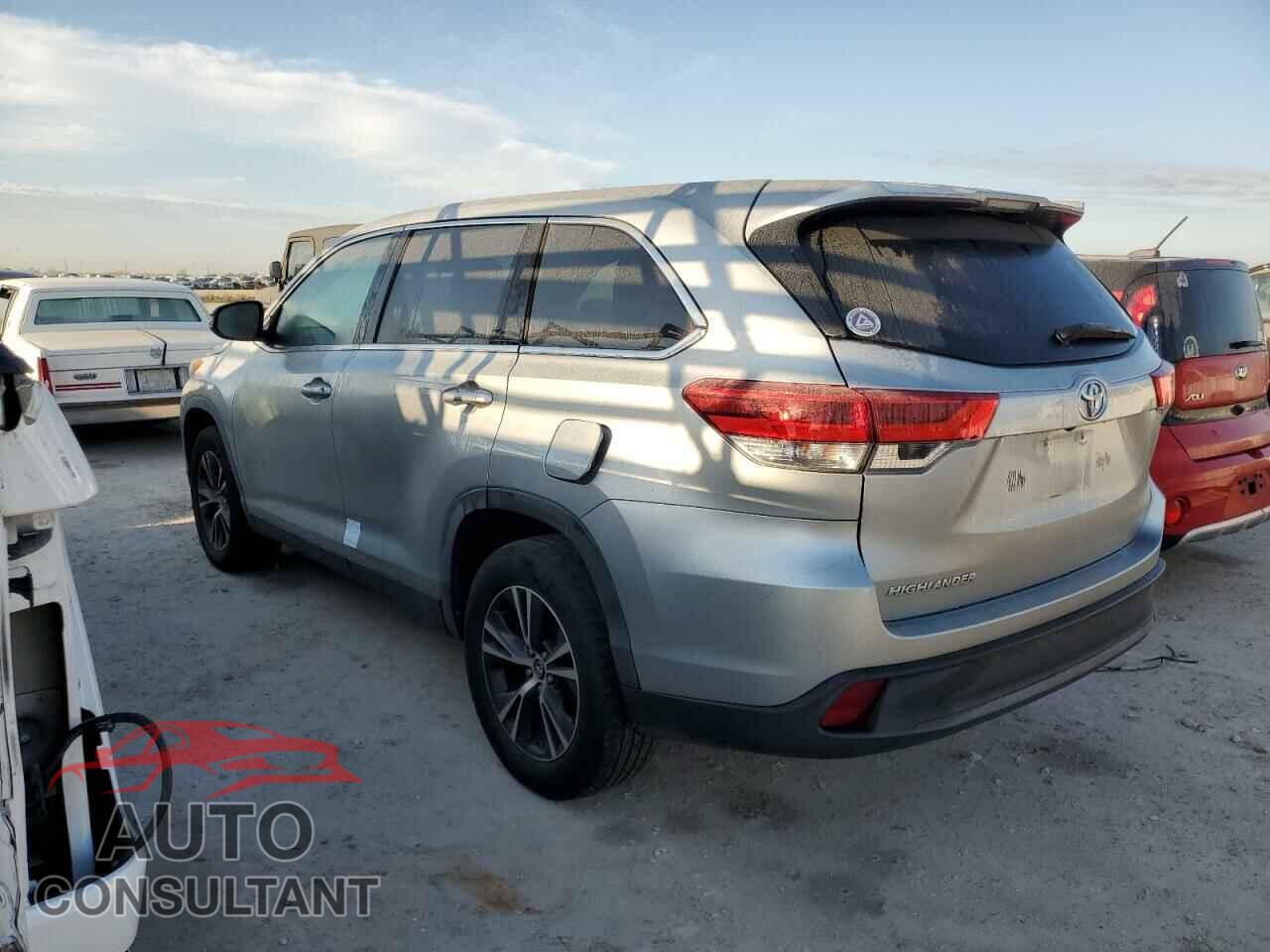TOYOTA HIGHLANDER 2019 - 5TDZZRFH8KS353357