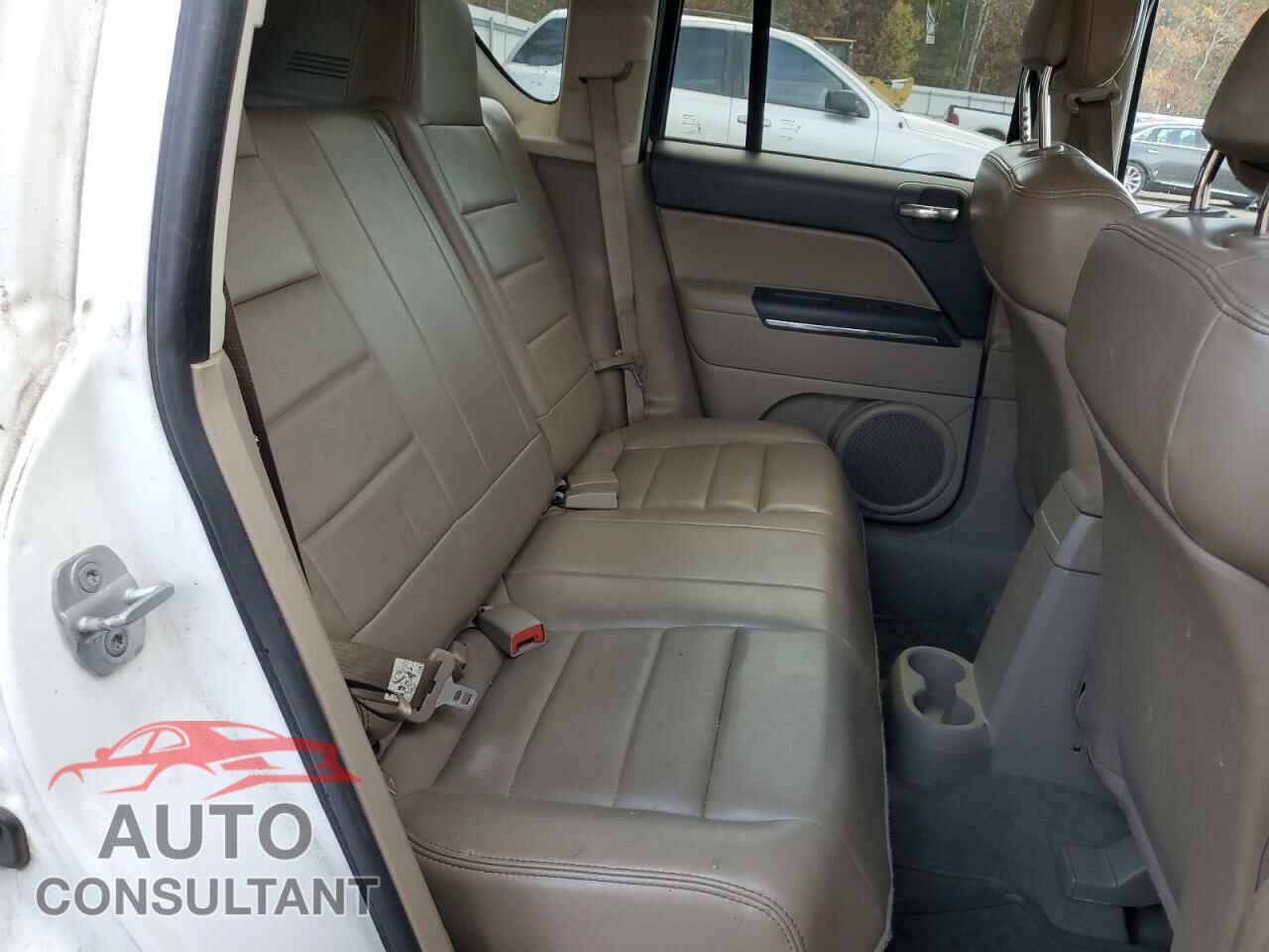 JEEP COMPASS 2011 - 1J4NF5FB2BD275434