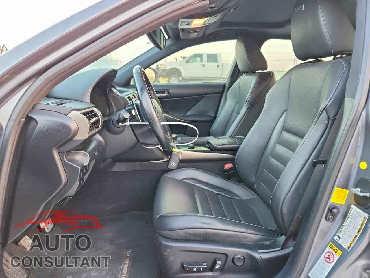 LEXUS IS 2014 - JTHBF1D27E5001003
