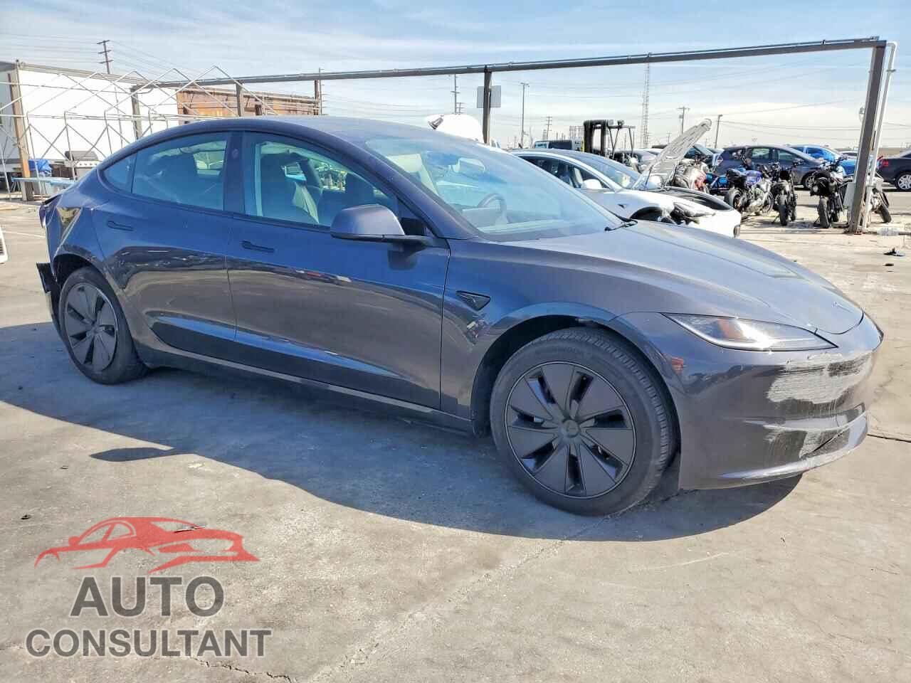 TESLA MODEL 3 2025 - 5YJ3E1EA4SF904671