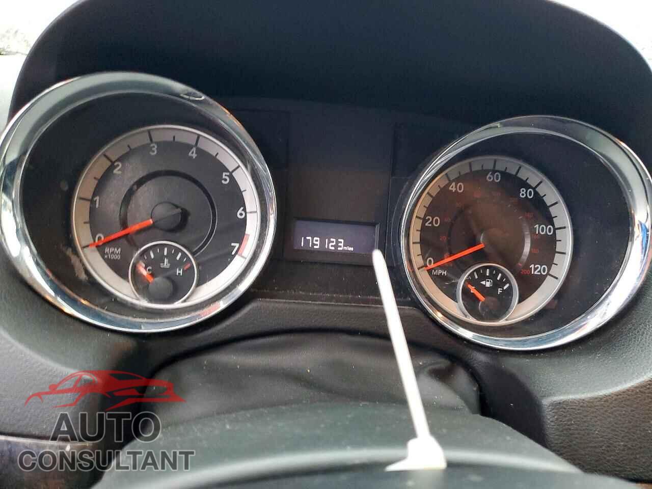 DODGE CARAVAN 2011 - 2D4RN3DG5BR647653