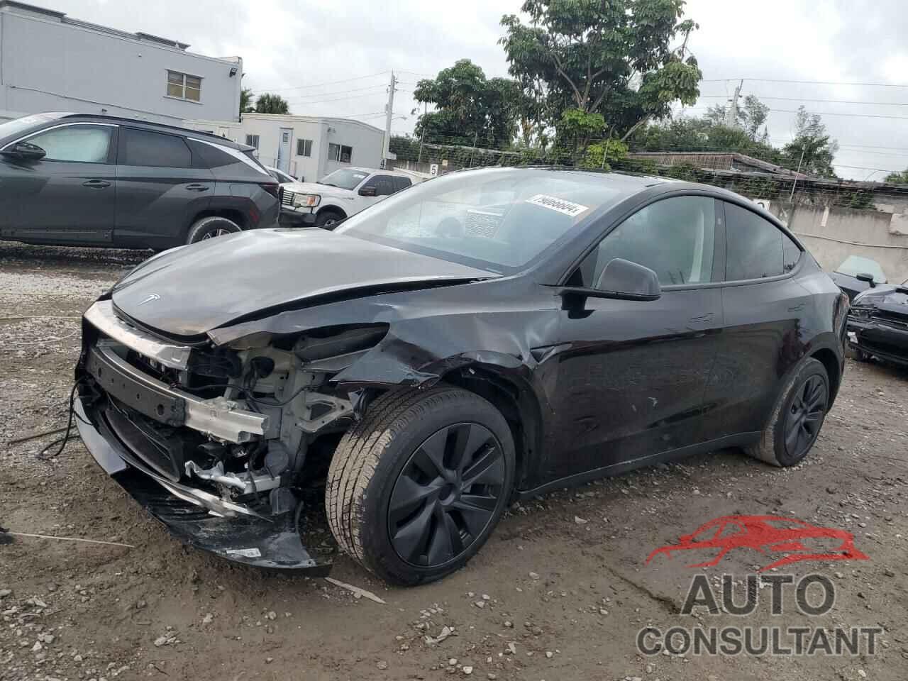 TESLA MODEL Y 2024 - 7SAYGAEE8RF184937