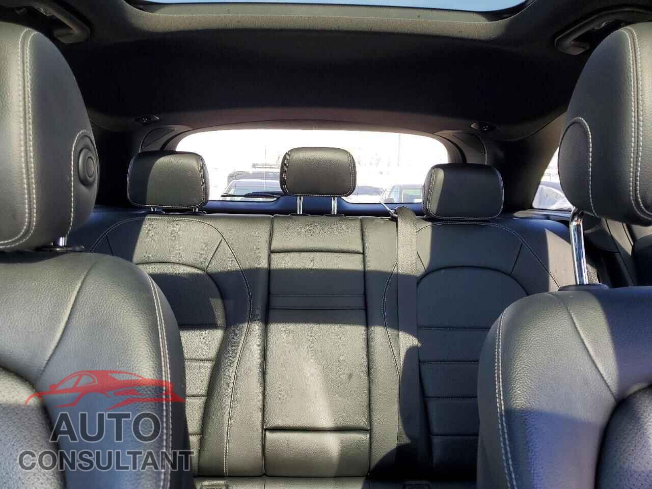MERCEDES-BENZ GLC-CLASS 2017 - WDC0G4JB7HF160818