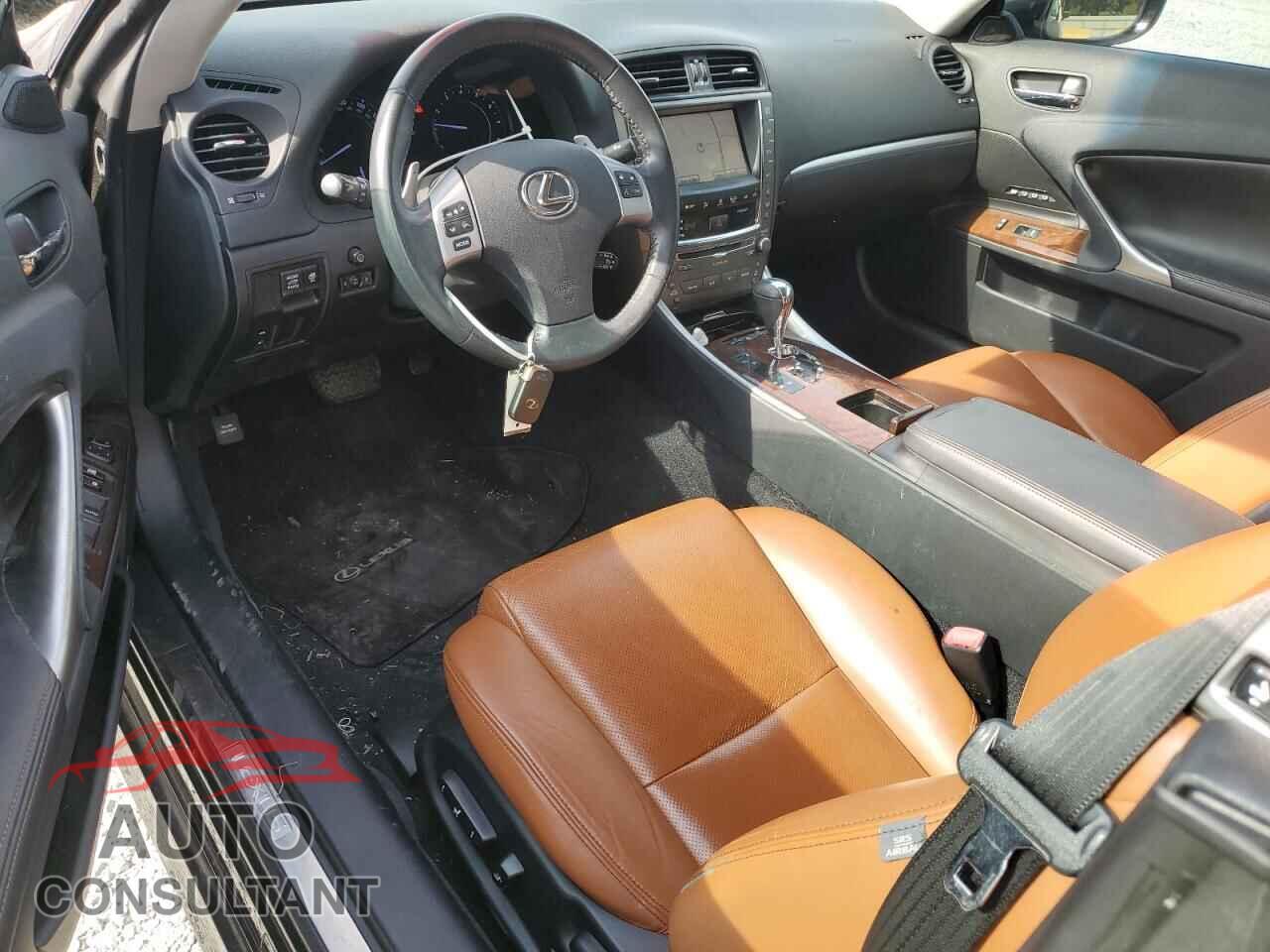 LEXUS IS 2011 - JTHFF2C20B2519444