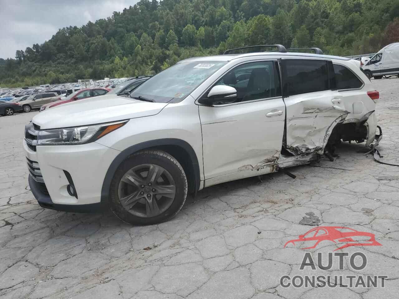 TOYOTA HIGHLANDER 2018 - 5TDDZRFH3JS843150