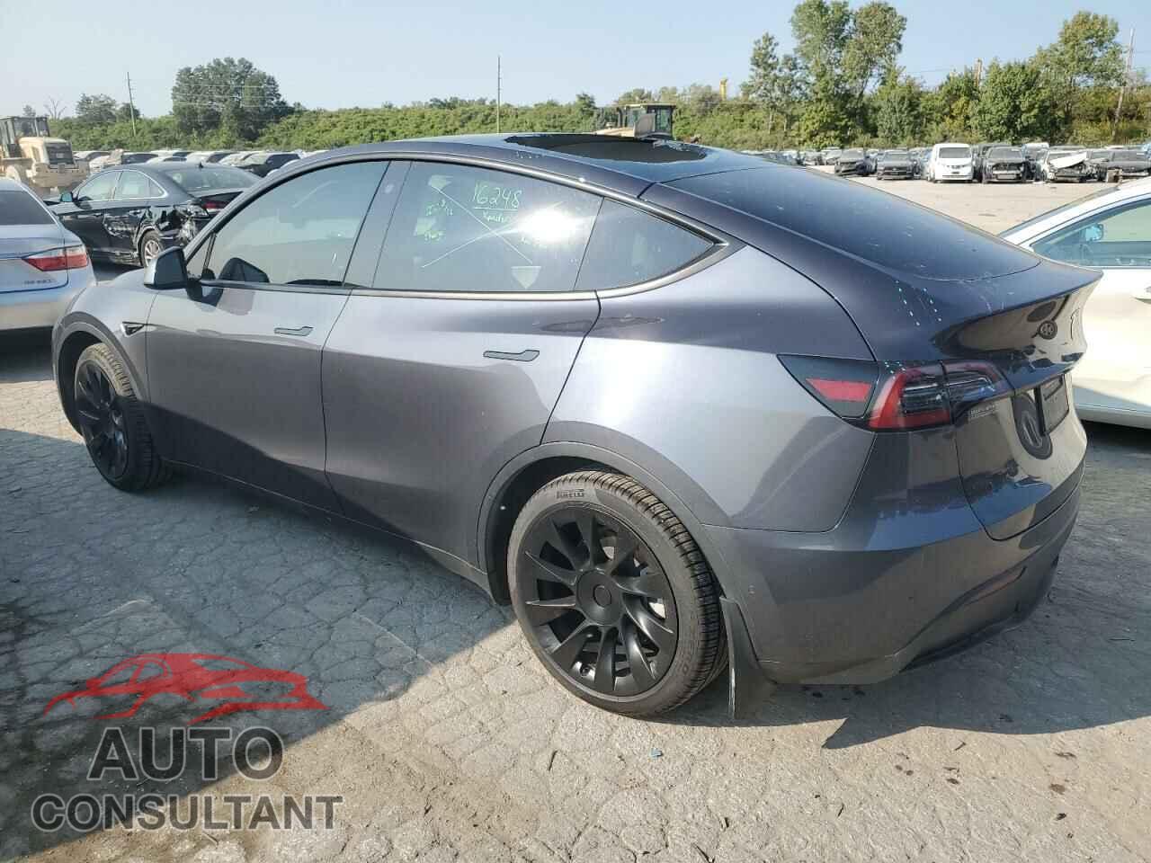 TESLA MODEL Y 2021 - 5YJYGAEE6MF256854