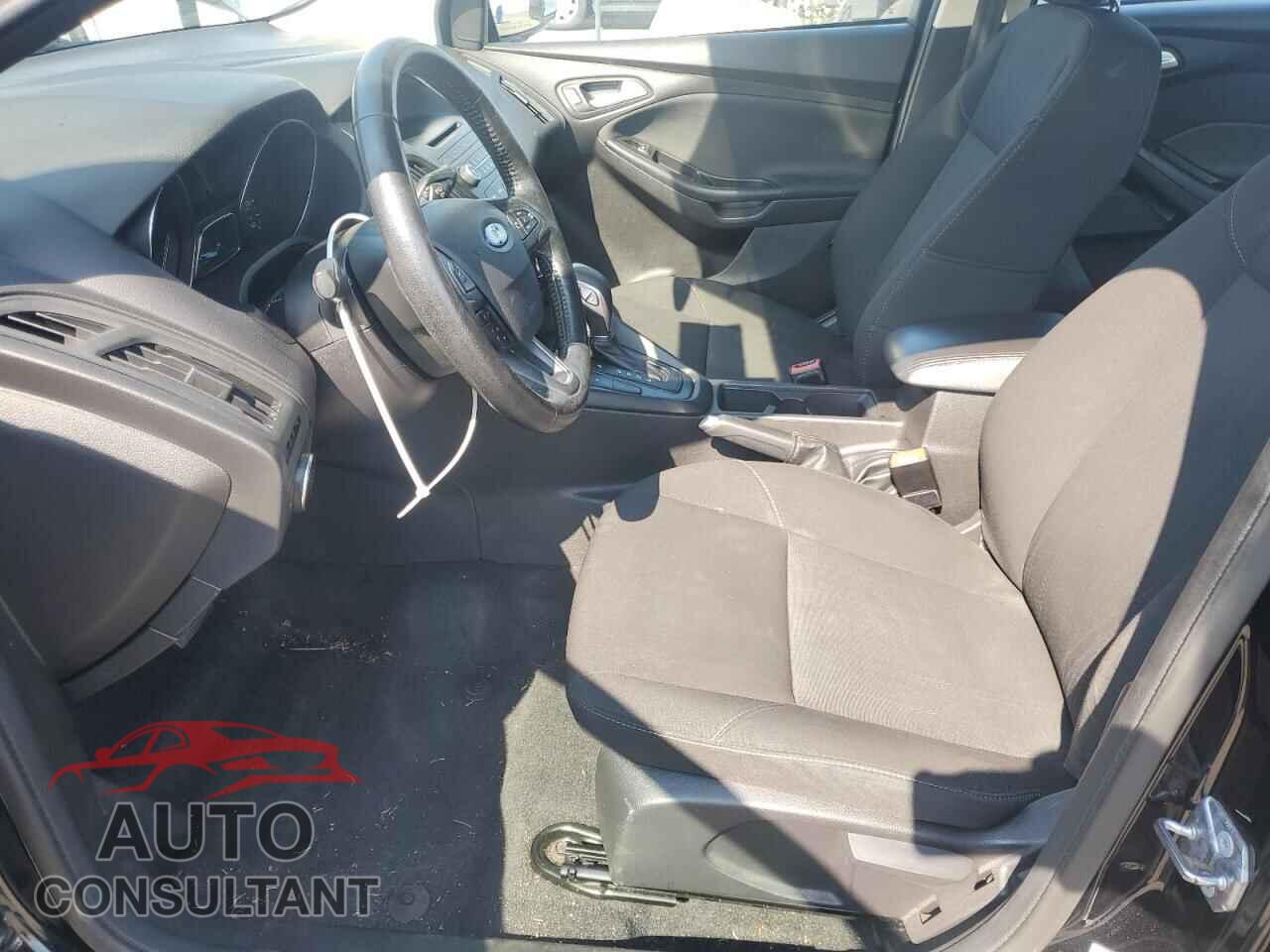 FORD FOCUS 2017 - 1FADP3K29HL255520