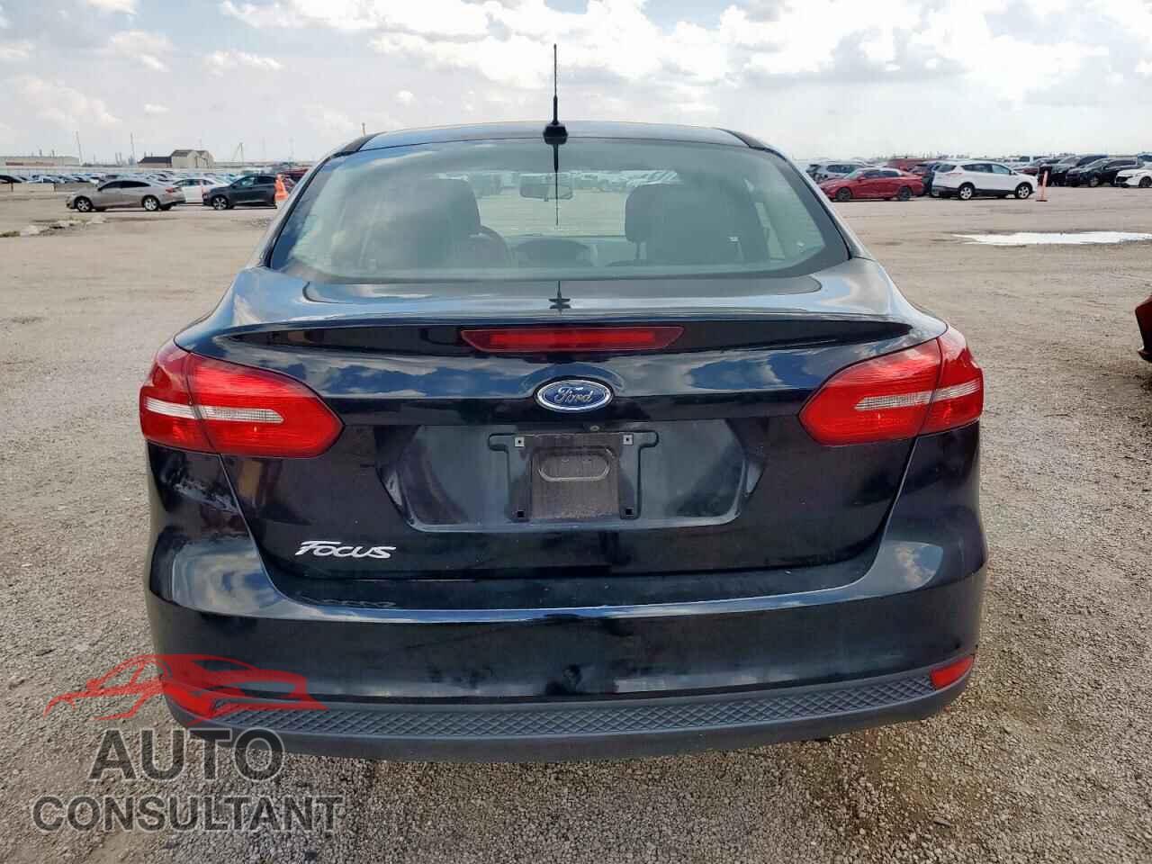 FORD FOCUS 2018 - 1FADP3E22JL220125