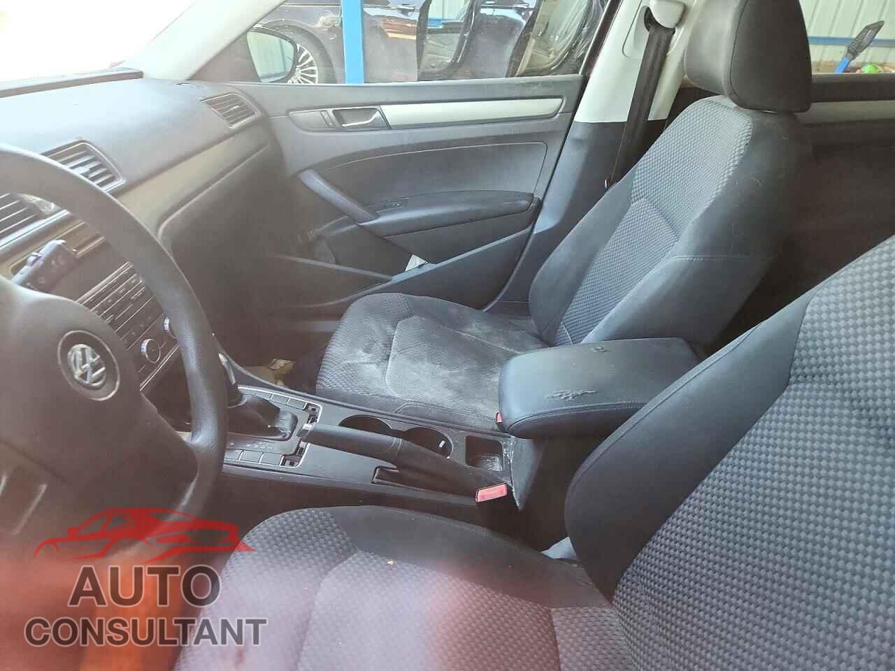 VOLKSWAGEN PASSAT 2012 - 1VWAP7A32CC008683