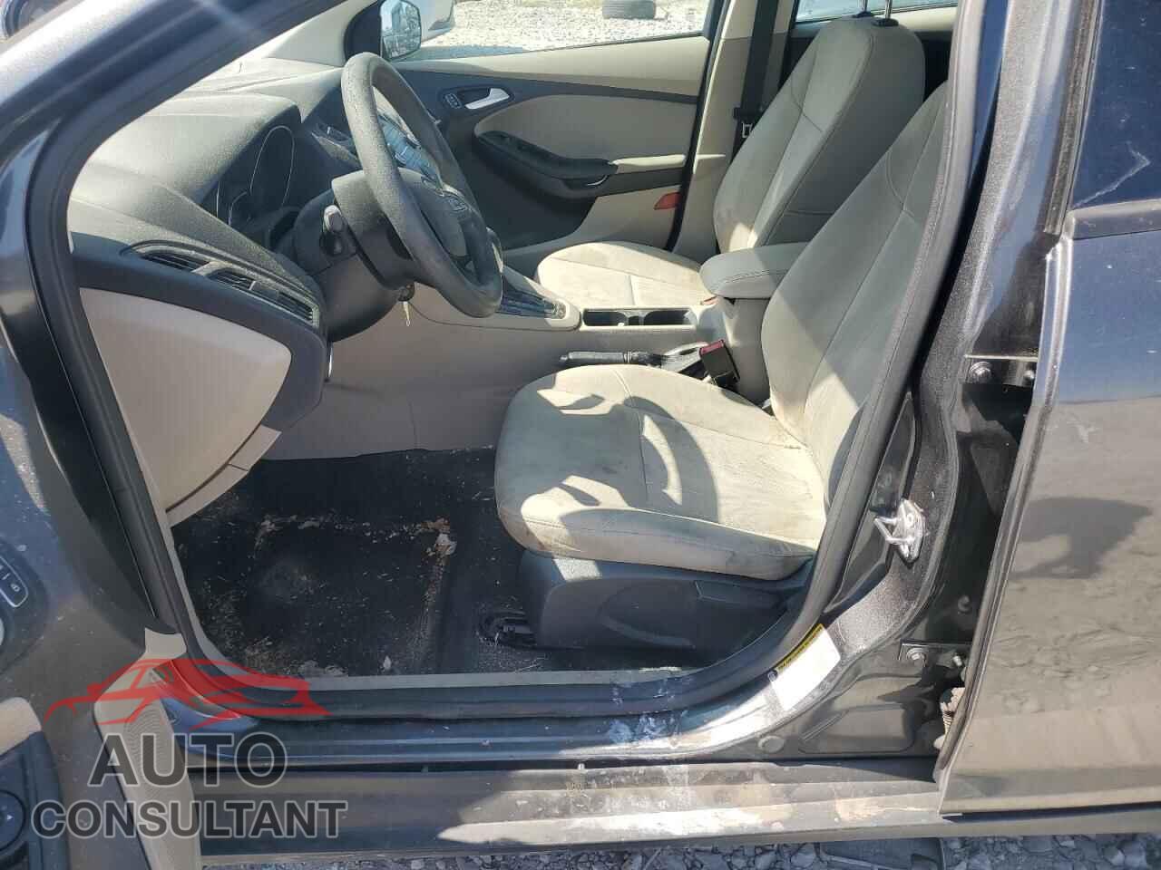 FORD FOCUS 2017 - 1FADP3F22HL229965