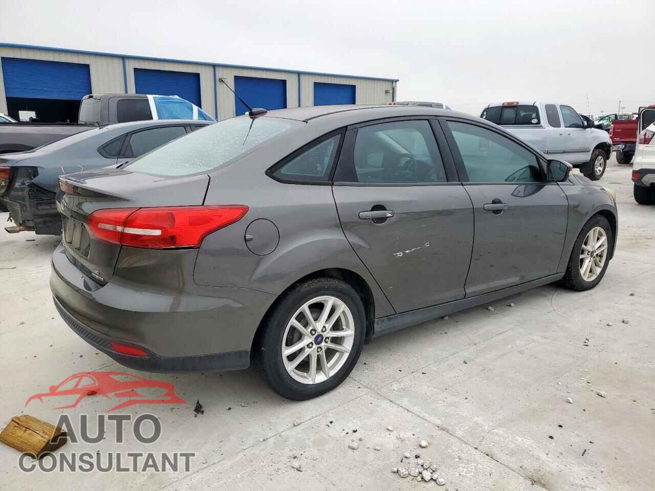 FORD FOCUS 2015 - 1FADP3F29FL218930