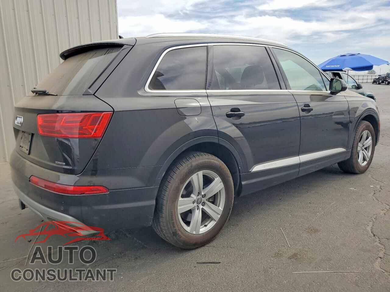 AUDI Q7 2017 - WA1LHAF71HD039193