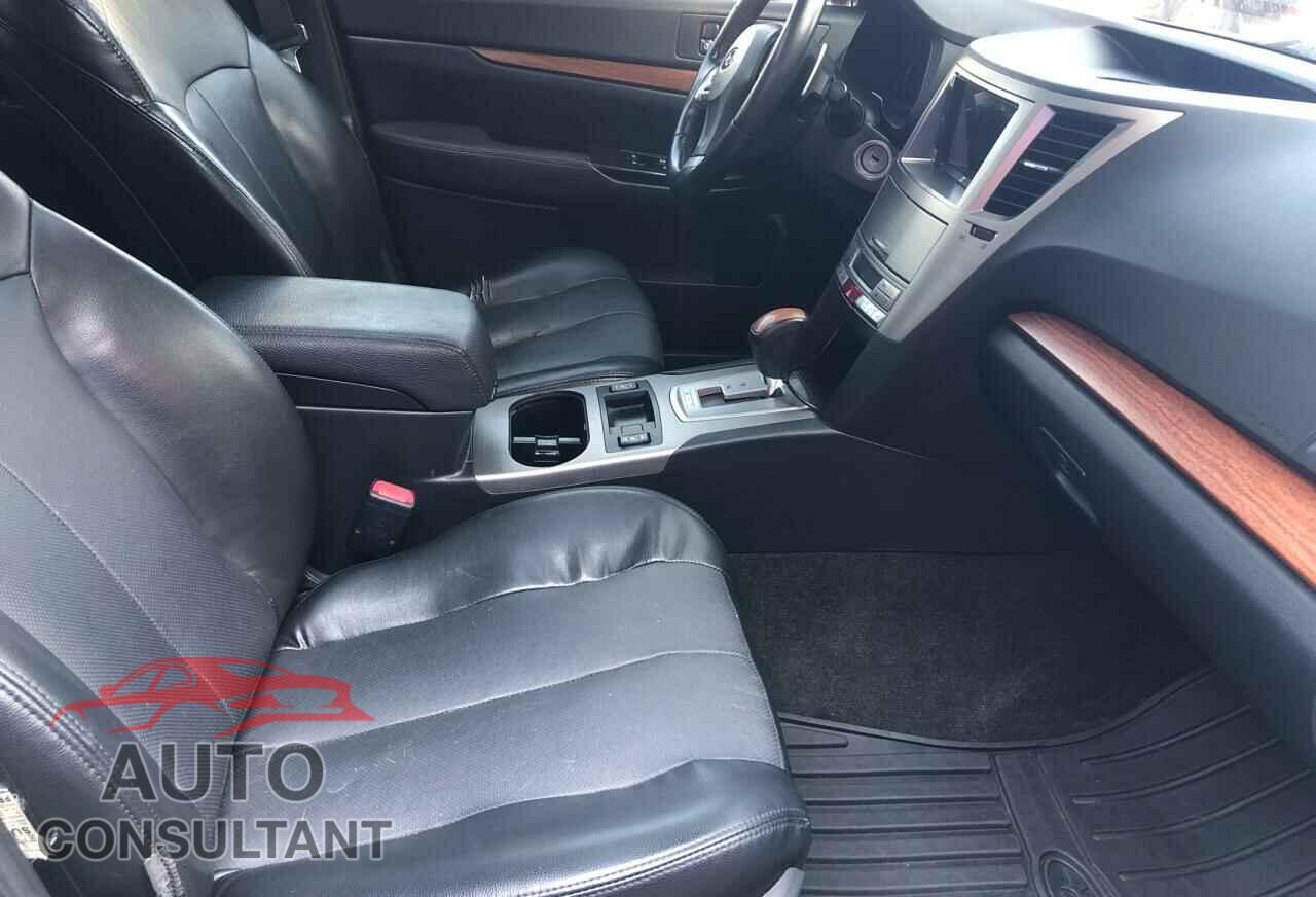 SUBARU OUTBACK 2014 - 4S4BRBLC3E3213008