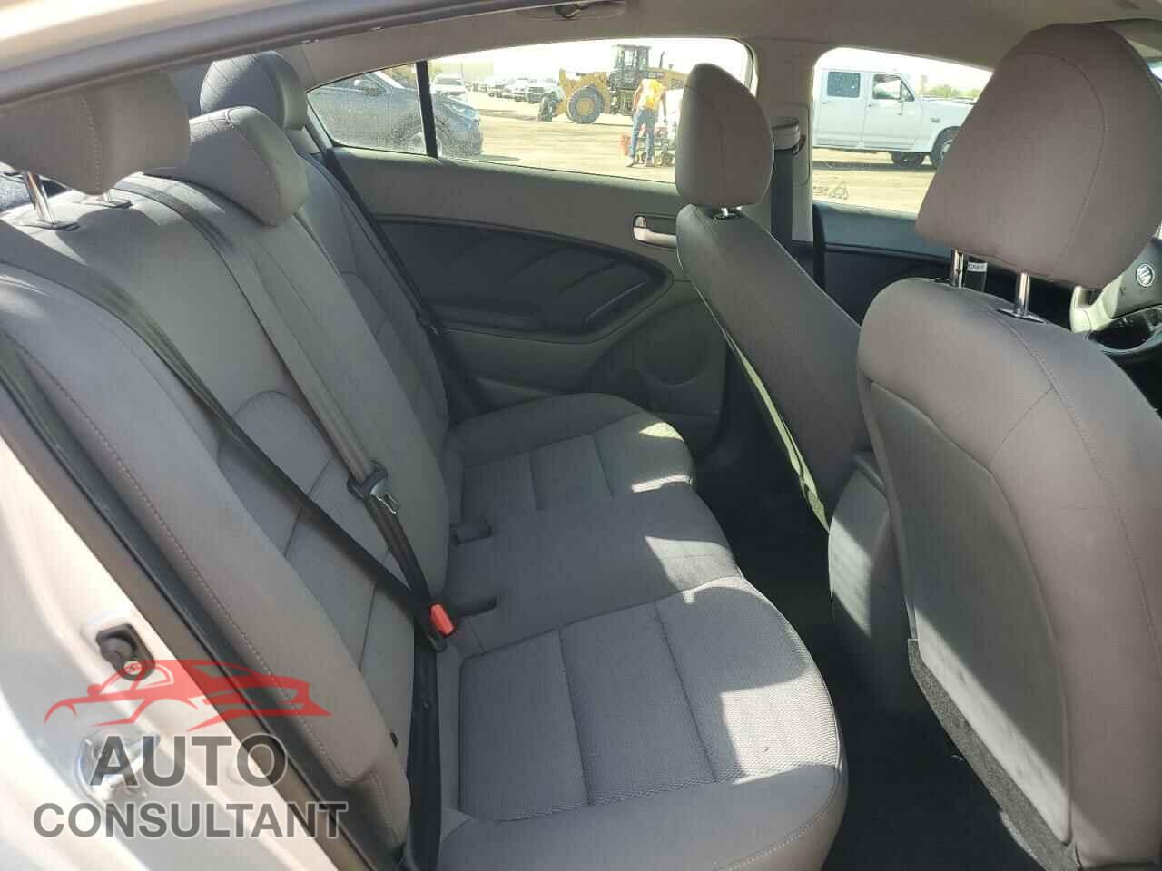 KIA FORTE 2017 - 3KPFK4A73HE067704