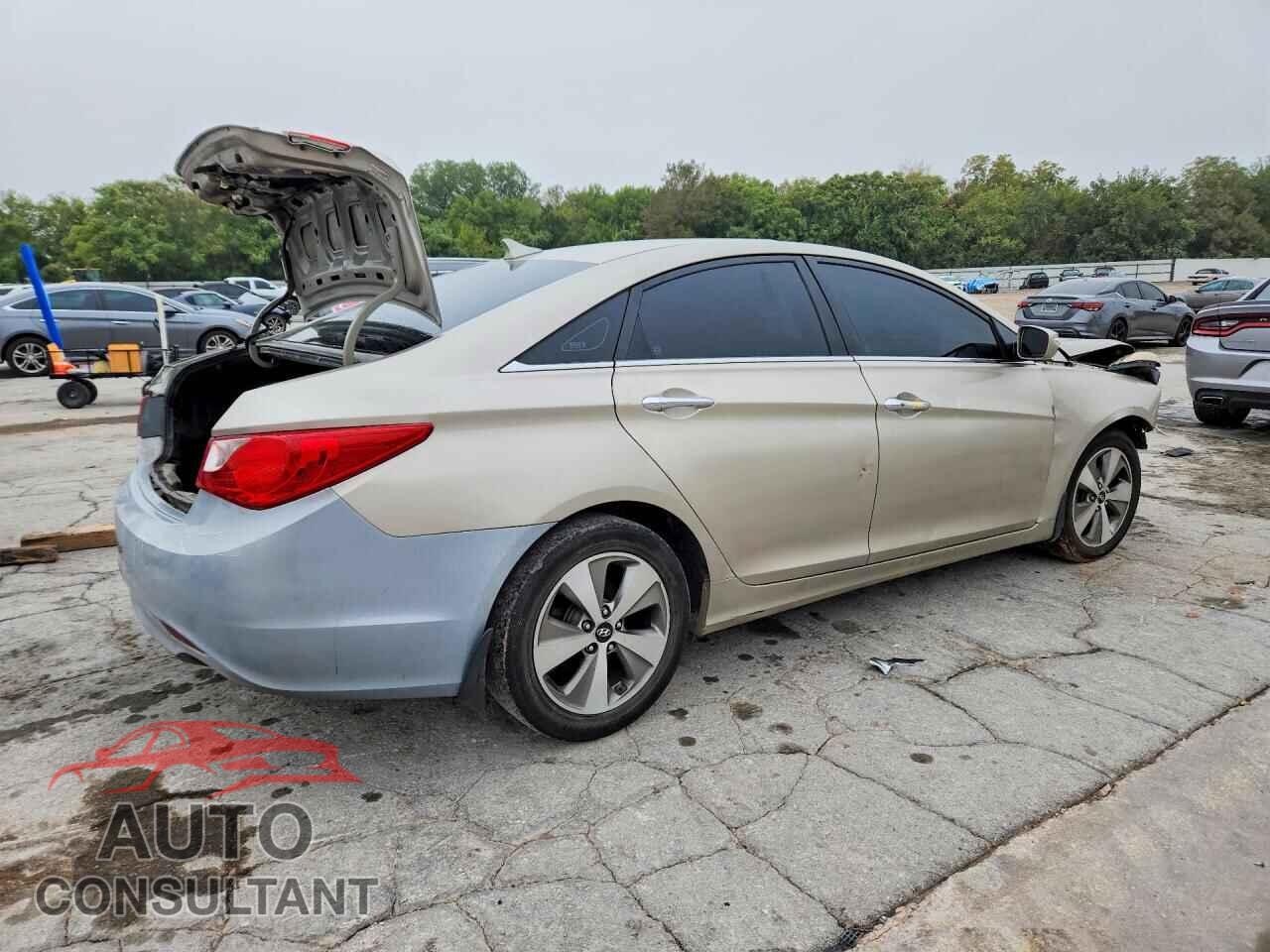 HYUNDAI SONATA 2011 - 5NPEC4AC0BH048066