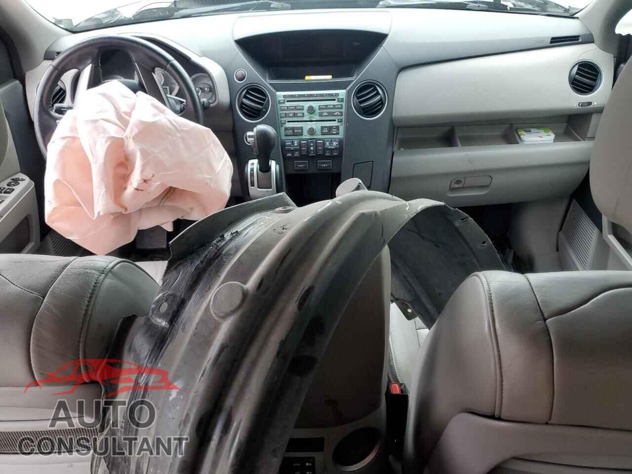 HONDA PILOT 2011 - 5FNYF4H67BB022647