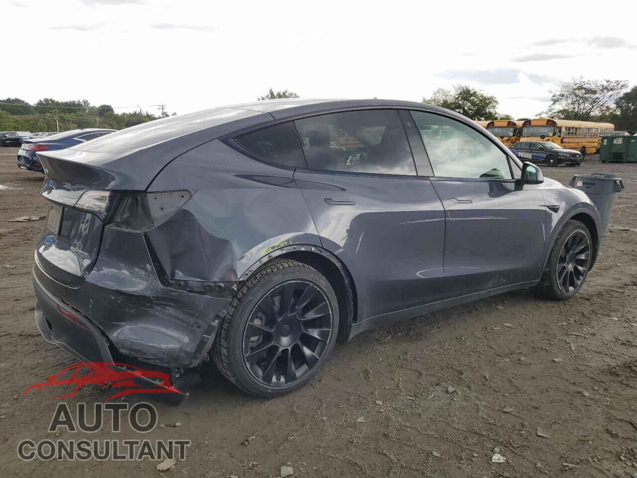 TESLA MODEL Y 2021 - 5YJYGAEEXMF136734