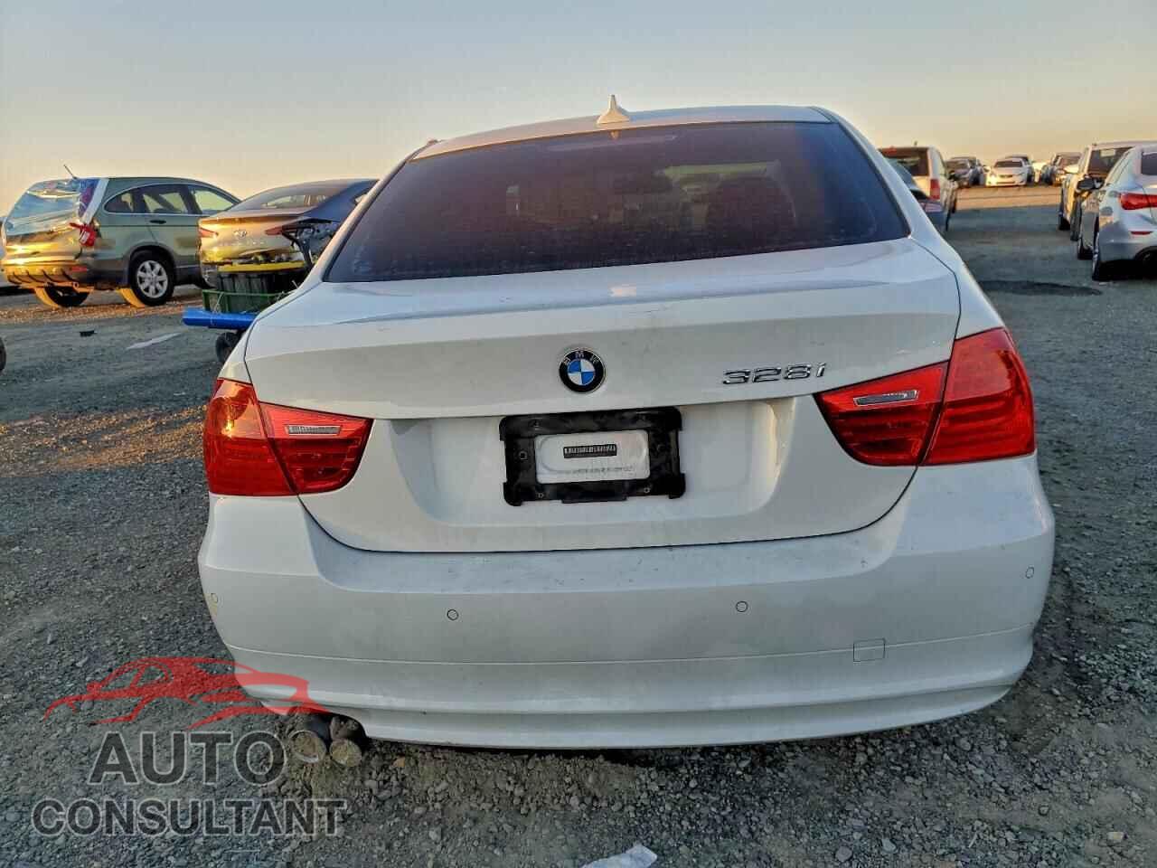 BMW 3 SERIES 2011 - WBAPH5G56BNM76116