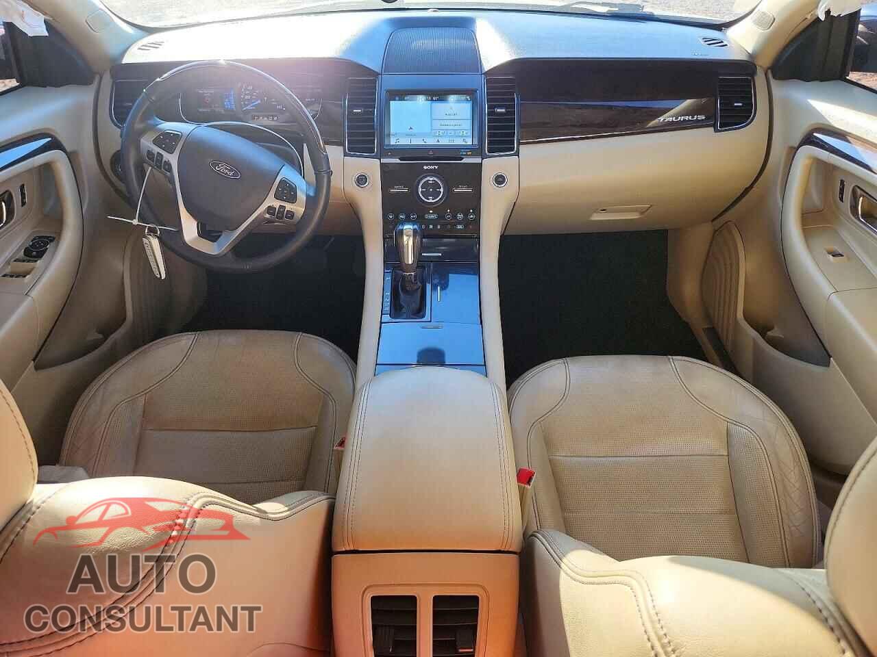 FORD TAURUS 2018 - 1FAHP2F88JG101549