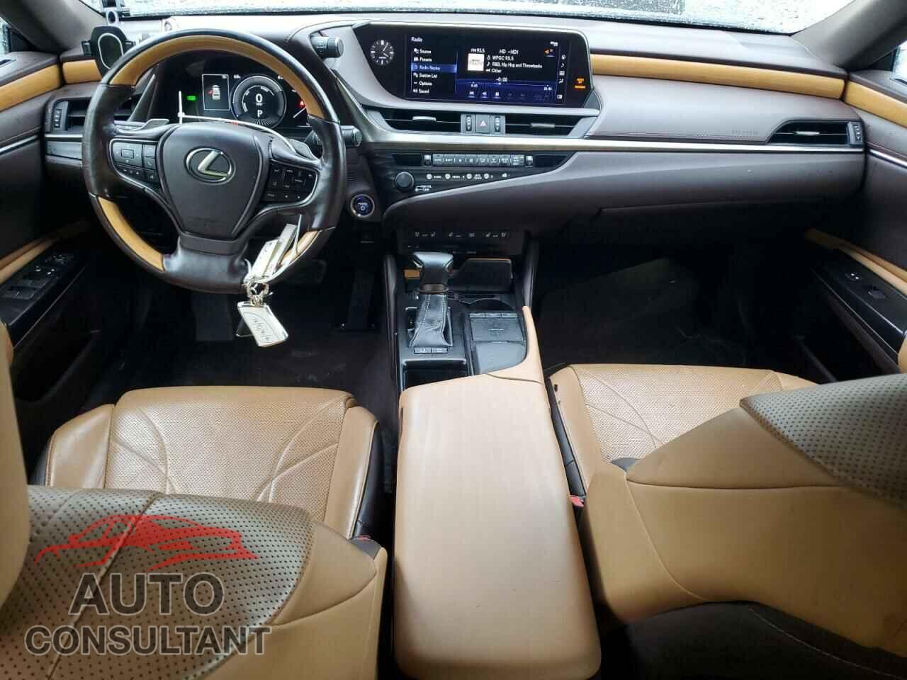 LEXUS ES300 2019 - JTHB21B16K2028986