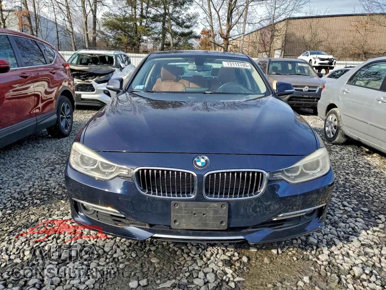 BMW 3 SERIES 2012 - WBA3A5C54CF258342