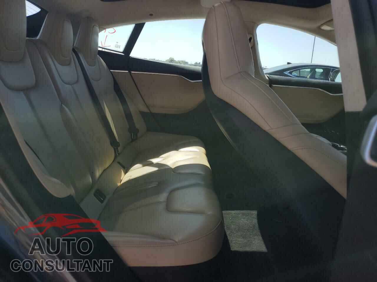 TESLA MODEL S 2015 - 5YJSA1E11FF118307