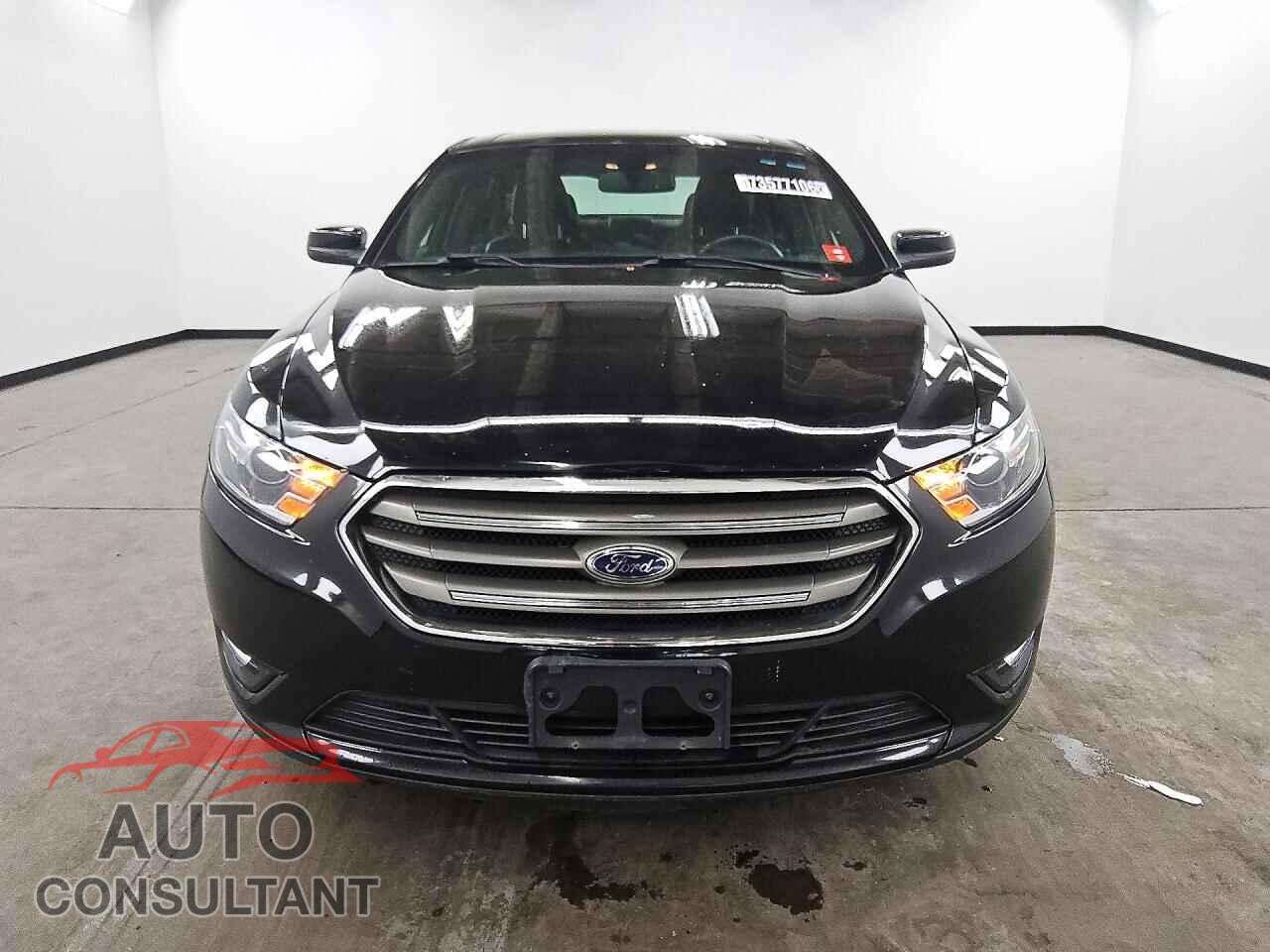 FORD TAURUS 2018 - 1FAHP2E87JG103858