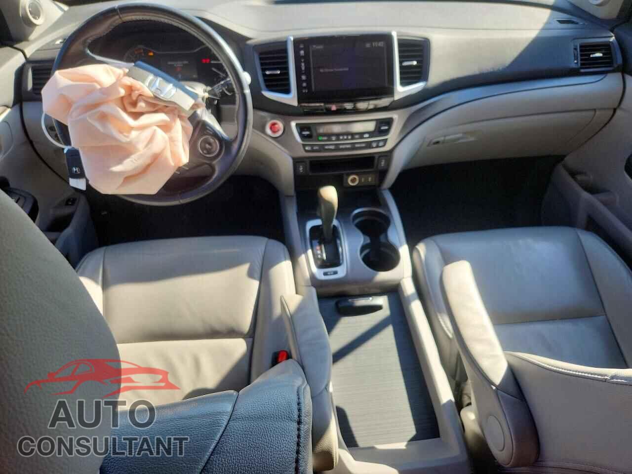 HONDA PILOT 2018 - 5FNYF6H52JB008432